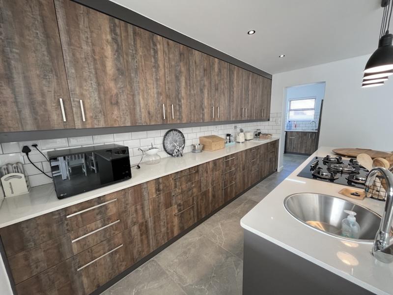 3 Bedroom Property for Sale in Dwarskersbos Western Cape